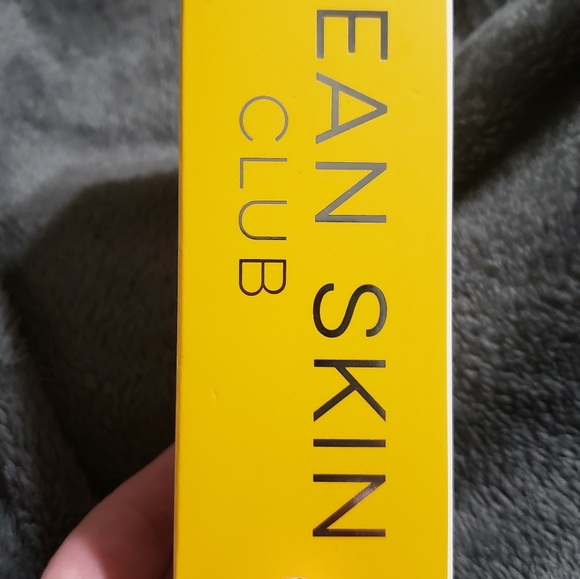 Clean Skin Club Pineapple Glow Mist - Picture 8 of 10